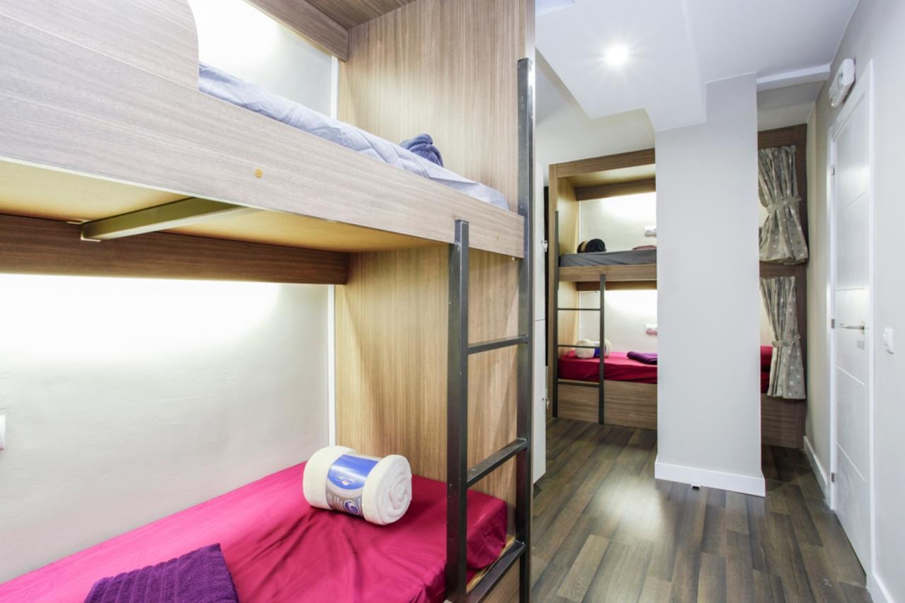 Cama individual en habitación compartida mixta